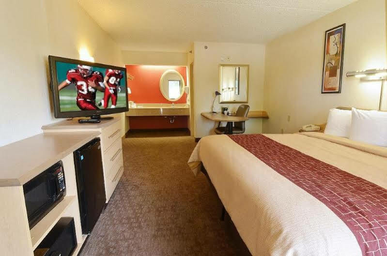 Red Roof Inn Fairmont Luaran gambar